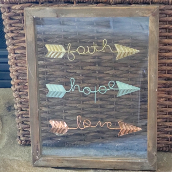 Wood Framed Vintage Glass With Faith Hope & Love - Picture 2 of 4